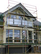 Einfamilienhaus mit Gerüst