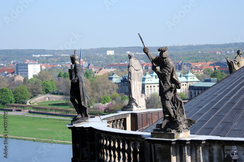 Foto: Dresden Blick vom Schloss auf dei Hofkirche Dresden Blick vom Schloss auf dei Hofkirche