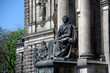 Dresden Semperoper mit Denkmal Goethe