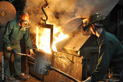 Photo: Industriearbeiter Giesserei // foundry industry employees Industriearbeiter Giesserei // foundry industry employees