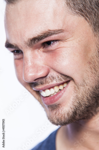 Foto: Portrait eines freundlichen, jungen Mannes Portrait eines freundlichen, jungen Mannes