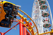 Rummelplatz mit Achterbahn