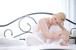 Foto: woman in bedroom woman in bedroom