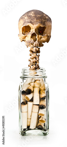 Photo: Skull with cigarette Skull with cigarette