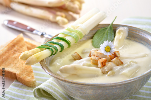 Photo: Frische Spargelcremesuppe Frische Spargelcremesuppe