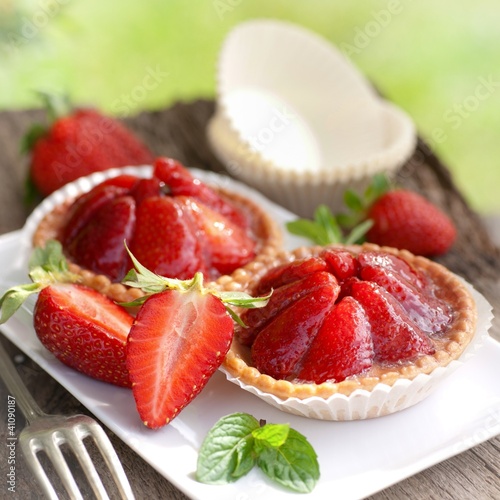 Foto: Kleine Erdbeerkuchen Kleine Erdbeerkuchen