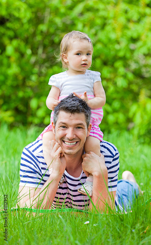 Photo: papa und tochter im frühling papa und tochter im frühling