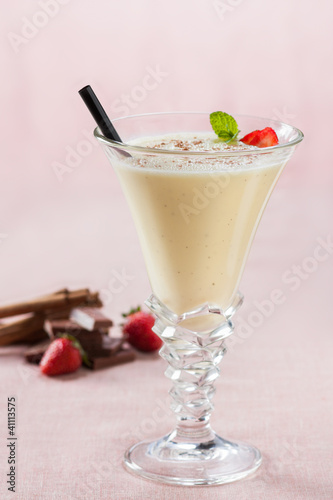 Photo: vanilla and chocolate milkshake vanilla and chocolate milkshake