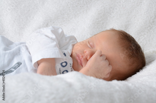 Photo: Müder Junge Müder Junge