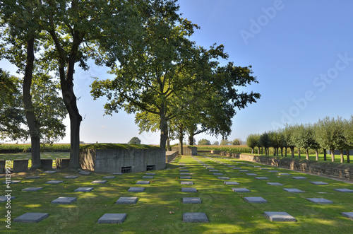 Foto: Langemark deutscher Soldatenfriedhof Flandern, Belgien Langemark deutscher Soldatenfriedhof Flandern, Belgien