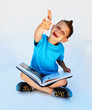 Kind mit Buch