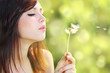 Foto: Spring portrait, girl with dandelion Spring portrait, girl with dandelion