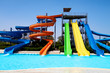 Foto: Bunte Wasserrutschen - Spiralen Bunte Wasserrutschen - Spiralen