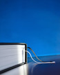 Dickes Buch vor Blau