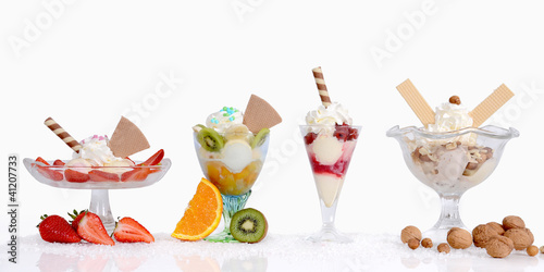 Photo: Verschiedene Eisbecher Verschiedene Eisbecher