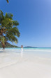 Woman at Anse Volbert - Seychellen - Seychelles Woman at Anse Volbert - Seychellen - Seychelles