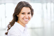 Photo en ligne au meilleur prix Business woman smiling