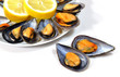 Sabrosos mejillones con limón.