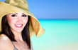 Foto: Tropical vacations, beautiful girl on the beach Tropical vacations, beautiful girl on the beach