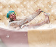 Foto: Ugly man in bath Ugly man in bath