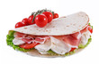 Piadina crudo mozzarella pomodorini insalata