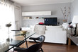 Foto: Interior decoration of a modern loft, crystal table and chair Interior decoration of a modern loft, crystal table and chair