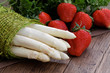 Spargel und Erdberen