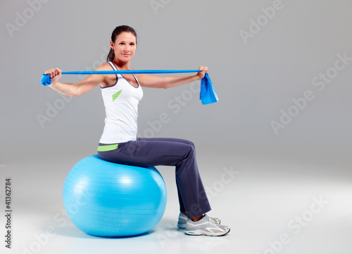 Photo: Training mit Theraband 10 Training mit Theraband 10