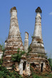 Les 1000 pagodons du village Inndein sur le lac Inlé Les 1000 pagodons du village Inndein sur le lac Inlé