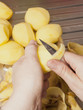 Kartoffeln schälen