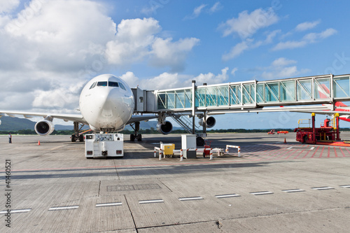 Photo: avion sur le tarmac avion sur le tarmac