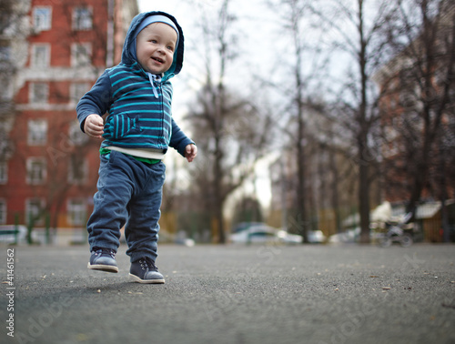 Photo: first steps of the kid first steps of the kid