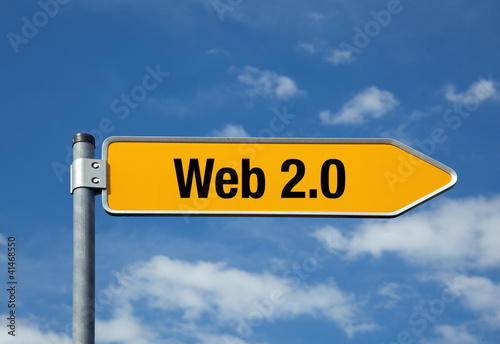 Photo: Pfeil mit blauem Himmel WEB 2.0 Pfeil mit blauem Himmel WEB 2.0
