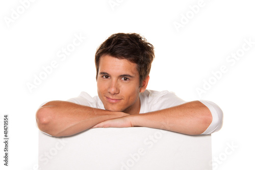 Photo: Mann mit leerem Poster zur Werbung für Eröffnung Mann mit leerem Poster zur Werbung für Eröffnung