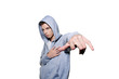 Cool blickender Jugendlicher Mann vor Graffiti