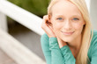 Photo en ligne au meilleur prix Young and smiling woman