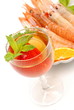VINO CON FRAGOLA E MENTA E CROSTACEI