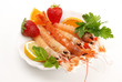 PIATTO DI GAMBERO E SCAMPI CON FRAGOLE PIATTO DI GAMBERO E SCAMPI CON FRAGOLE