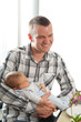 Junger Vater