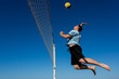 Schmetterschlag beim Beachvolleyball