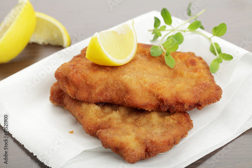 Photo: Schweineschnitzel mit Zitrone Schweineschnitzel mit Zitrone