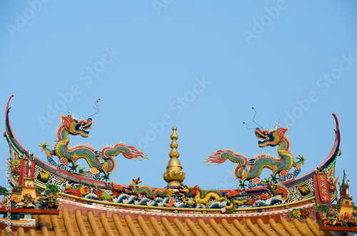 Foto: asian temple dragon asian temple dragon