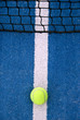 Foto: tennis or padel ball on the line tennis or padel ball on the line