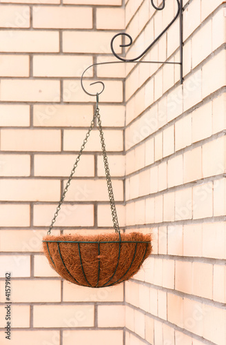 Photo: Flower basket - hanging cache-pot Flower basket - hanging cache-pot