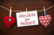 2 Stoffherzen mit Alles Gute zur Hochzeit auf Holzbrett 2 Stoffherzen mit Alles Gute zur Hochzeit auf Holzbrett