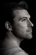 Dunkles Männer-Portrait