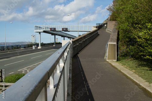 Foto: Path and bridge. Path and bridge.