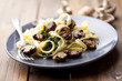 tagliatelles with spinach and mushrooms