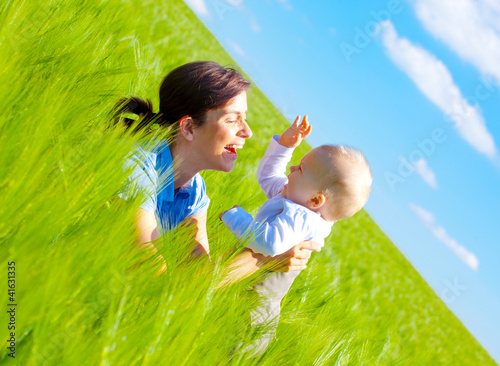 Photo: frau im feld freude frau im feld freude