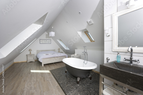 Foto: Badewanne im Schlafzimmer Badewanne im Schlafzimmer